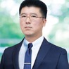 Seong Jin Lee
